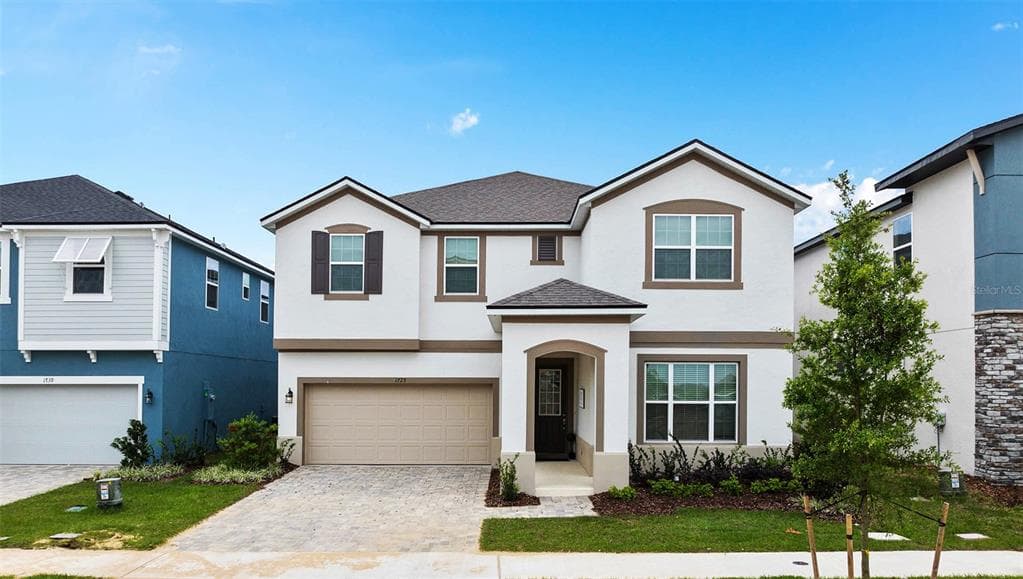 1729 TROPICAL PALMS CIRCLE