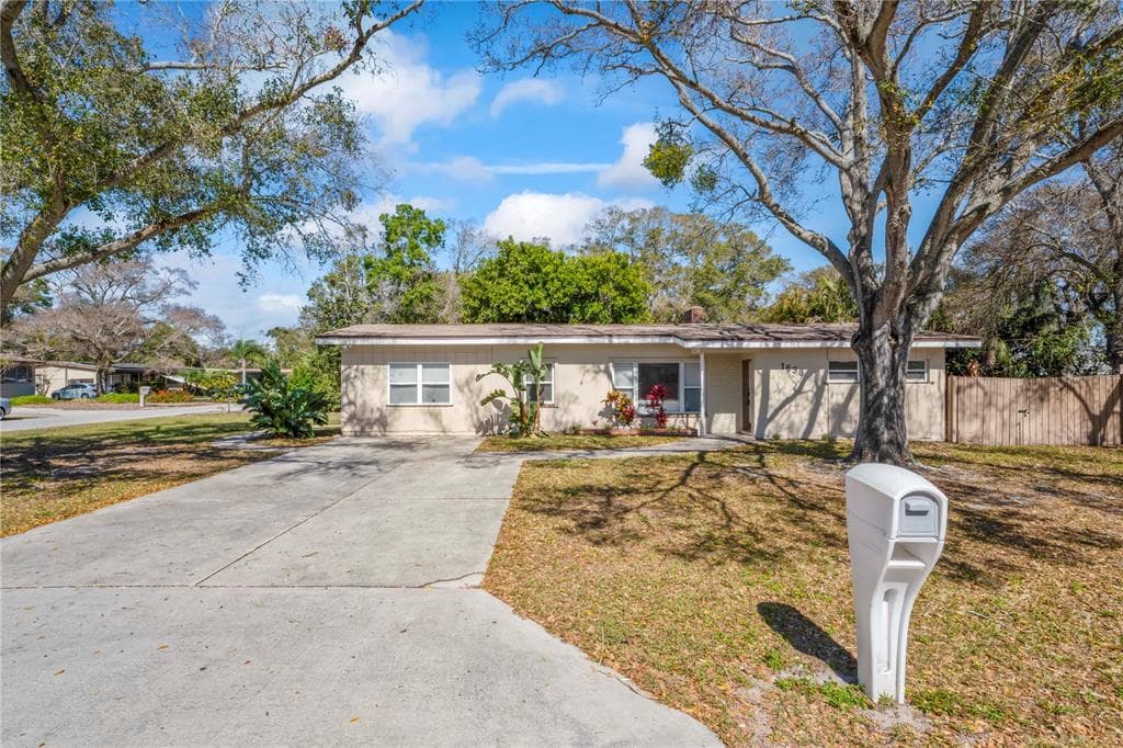 1636 LONG STREET CLEARWATER, FL 33755