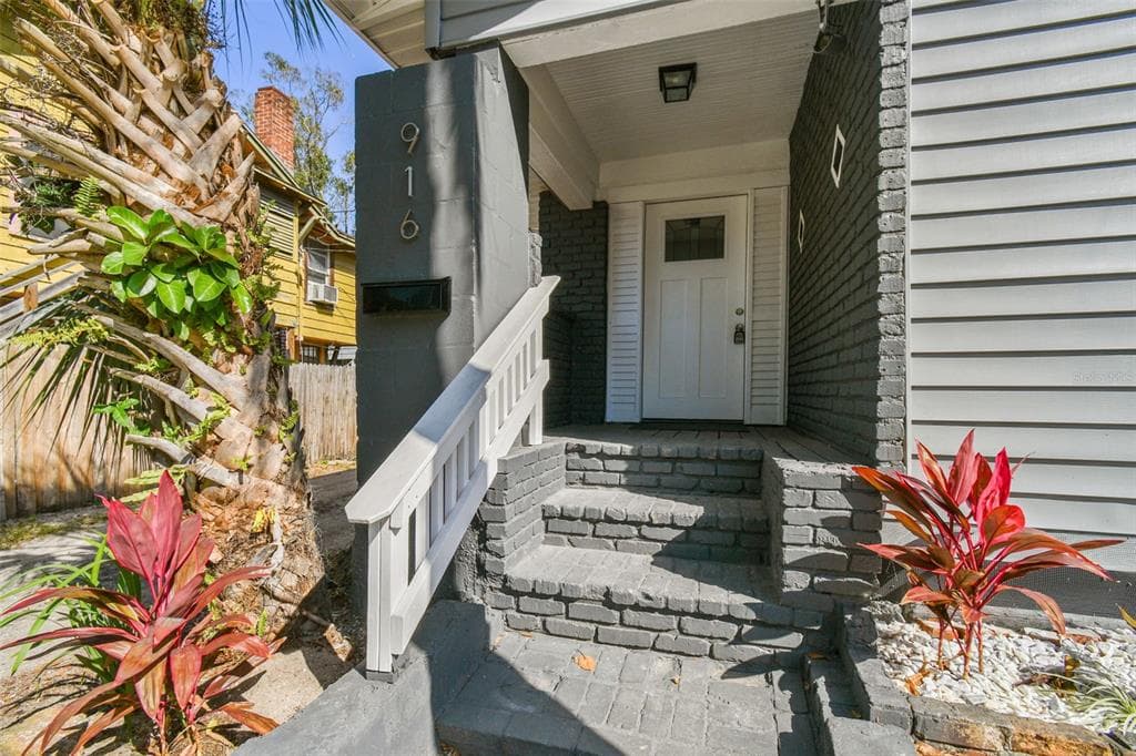 916 12TH STREET S ST PETERSBURG, FL 33705