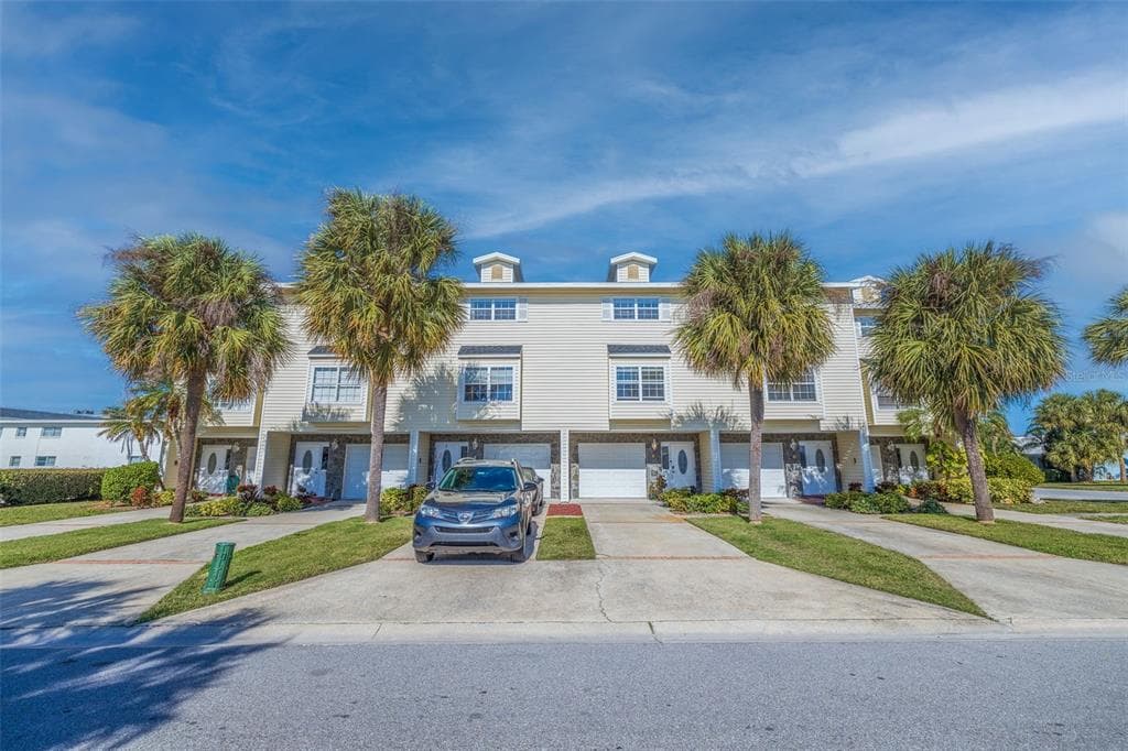 196 171ST AVENUE E UNIT 196 NORTH REDINGTON BEACH, FL 33708