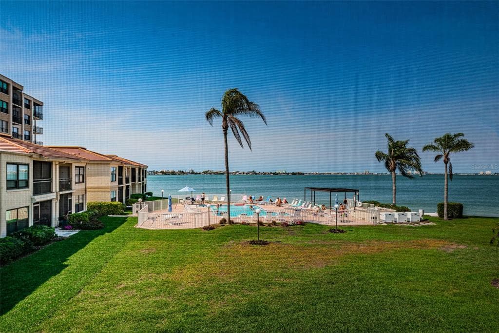 6145 SUN BOULEVARD UNIT 201 ST PETERSBURG, FL 33715
