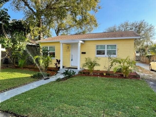 220 22ND AVENUE N ST PETERSBURG, FL 33704