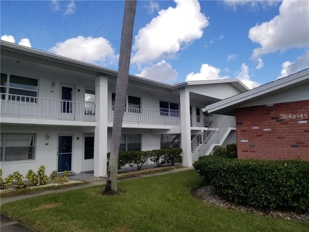 329 BRANDYWINE DRIVE UNIT 329 LARGO, FL 33771