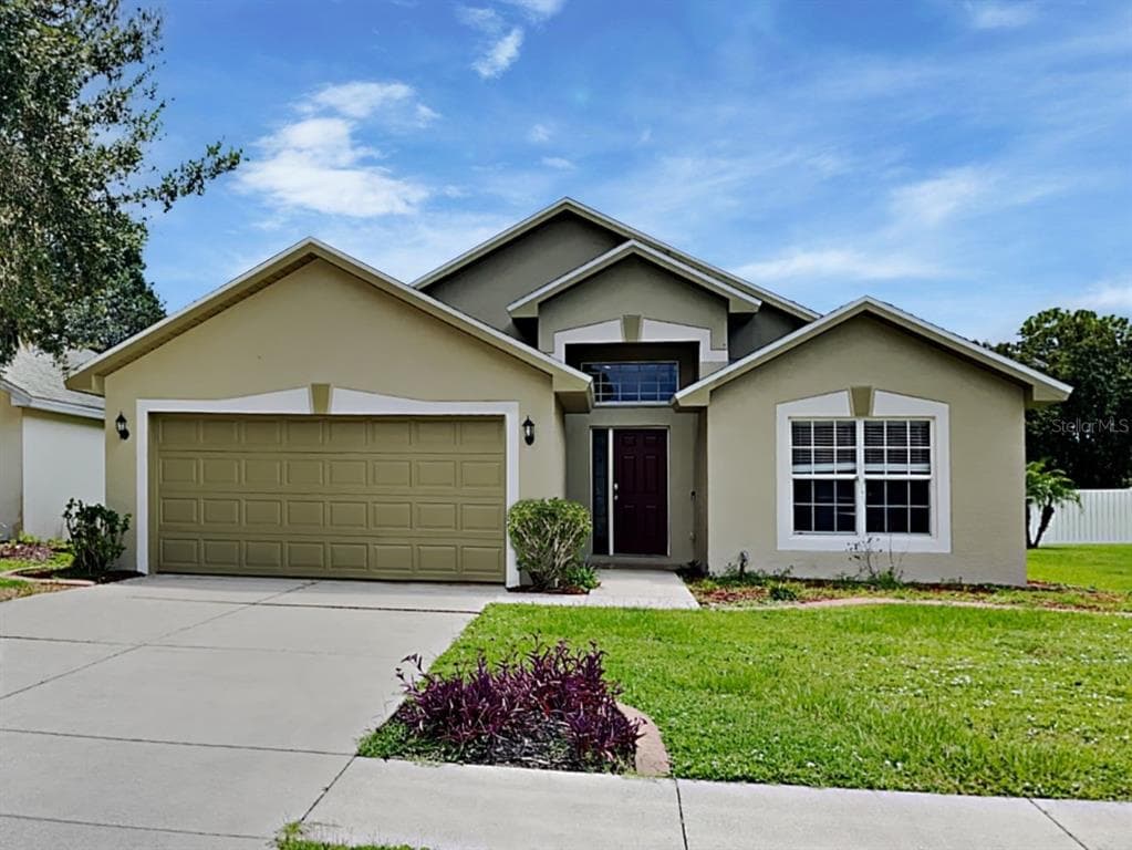 512 ROSE APPLE CIRCLE PORT CHARLOTTE, FL 33954