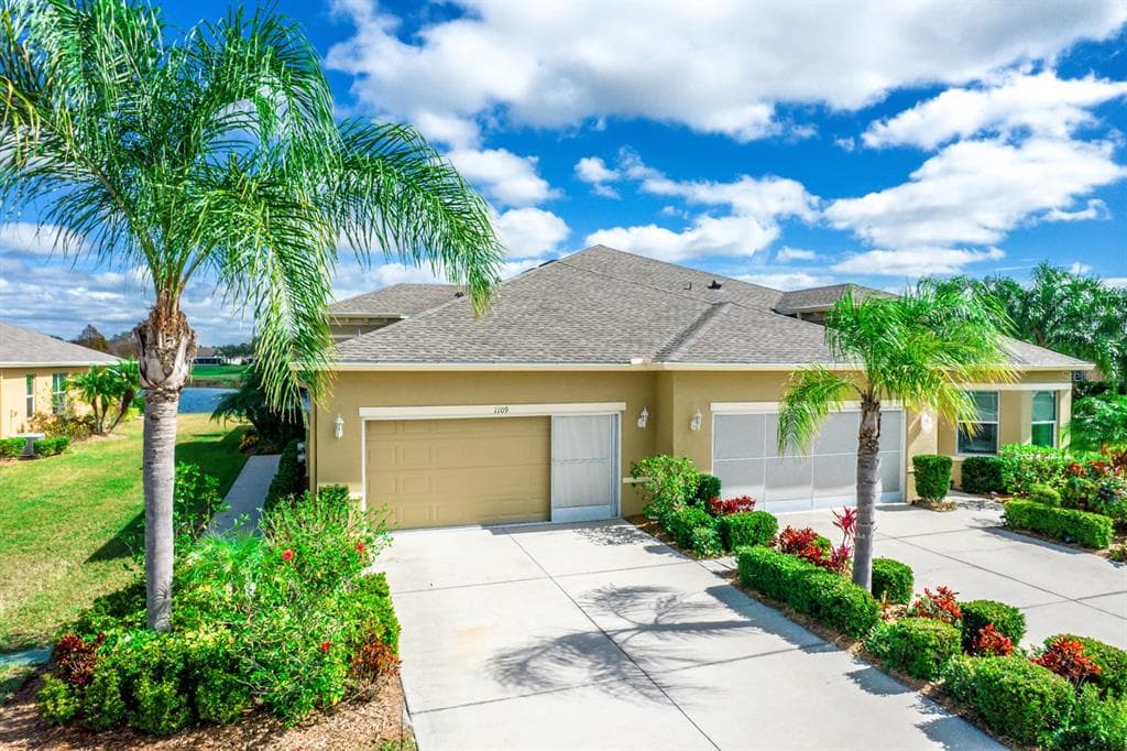 1109 WELLINGTON GREENS CIRCLE