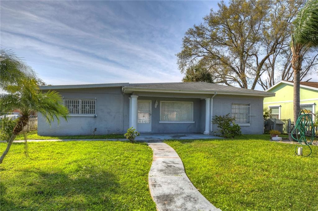 8202 N THATCHER AVENUE TAMPA, FL 33614