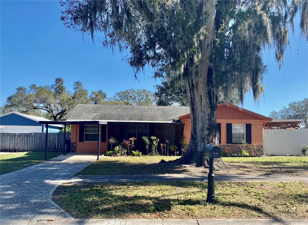 2216 ELISE MARIE DR SEFFNER, FL 33584