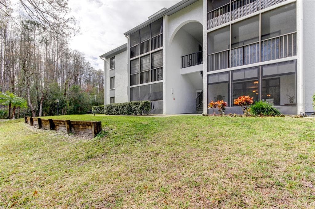 1344 PINE RIDGE CIRCLE E UNIT F1 TARPON SPRINGS, FL 34688