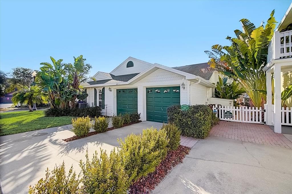 447 GRANT STREET DUNEDIN, FL 34698