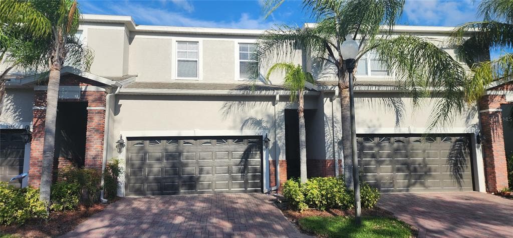 1549 HILLVIEW LANE TARPON SPRINGS, FL 34689