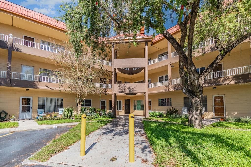 2402 ECUADORIAN WAY UNIT 36 CLEARWATER, FL 33763