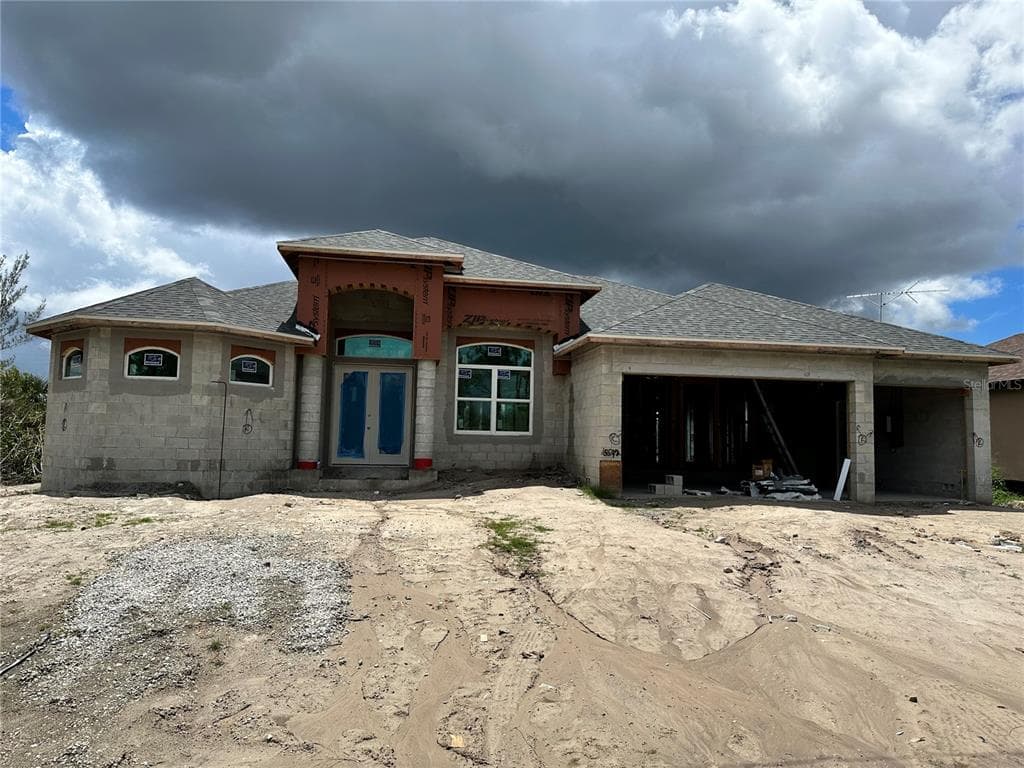 15592 LAKELAND CIRCLE PORT CHARLOTTE, FL 33981