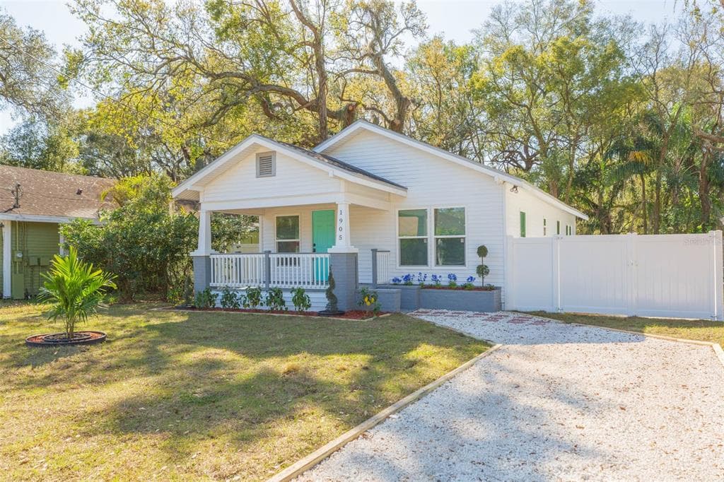 1905 E HENRY AVENUE TAMPA, FL 33610