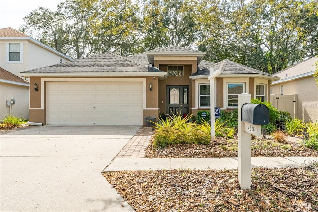 4626 WHISPERING WIND AVENUE TAMPA, FL 33614