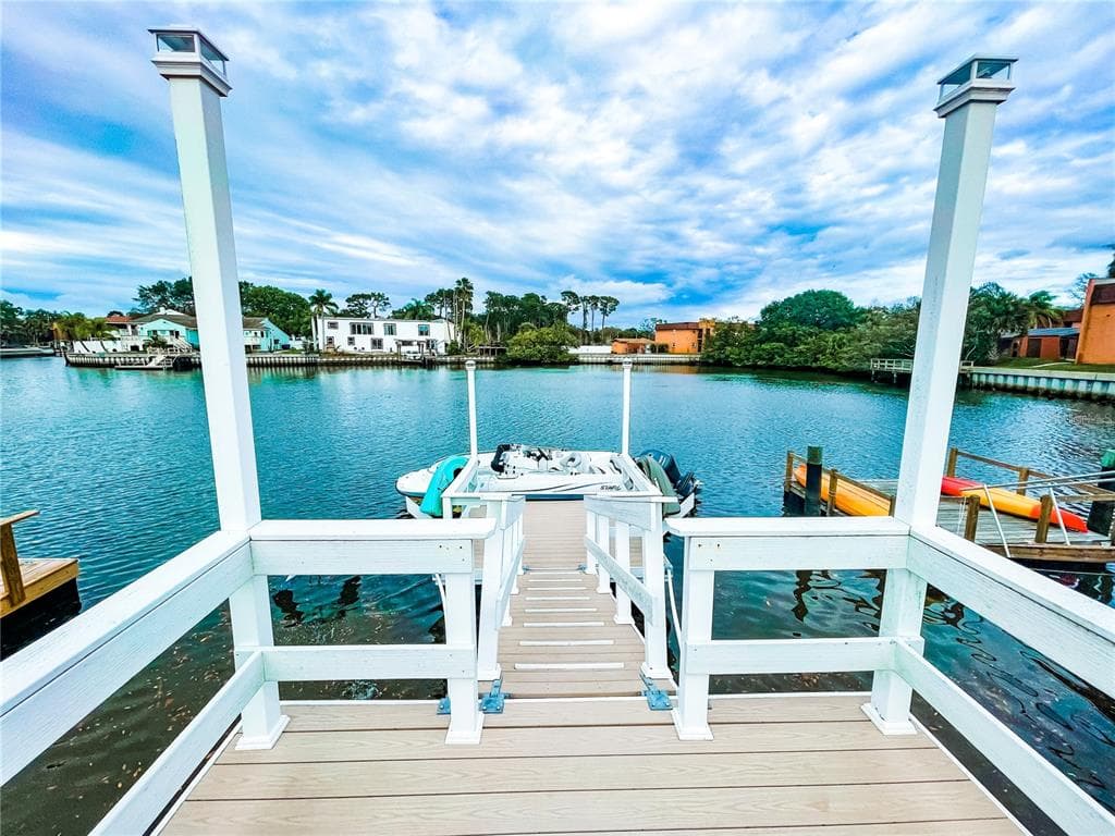 607 WESTWINDS DRIVE UNIT 5 PALM HARBOR, FL 34683