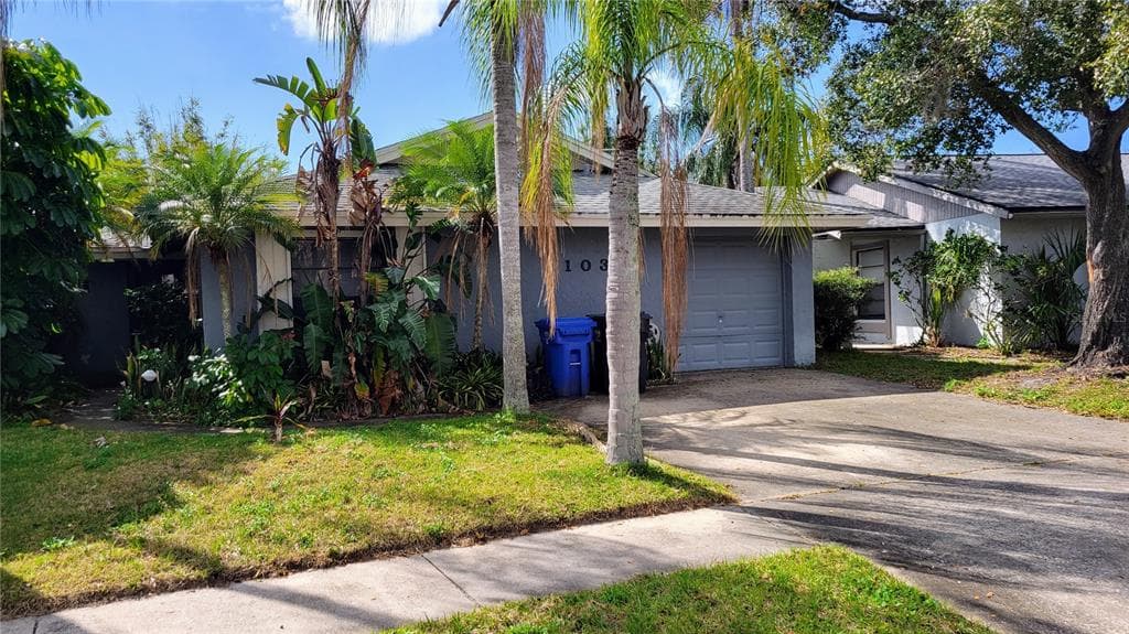 10339 CHADBOURNE DRIVE TAMPA, FL 33624