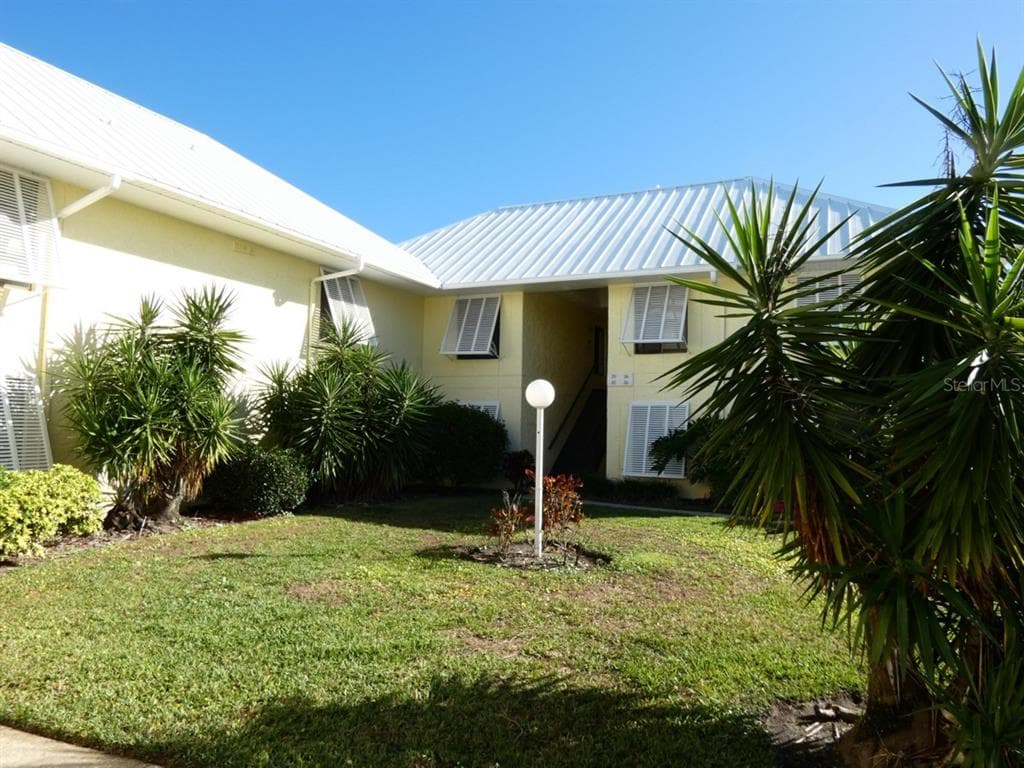 7310 SUNSHINE SKYWAY LANE S UNIT 216 ST PETERSBURG, FL 33711
