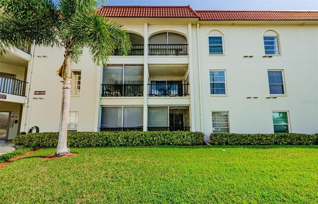 2700 BAYSHORE BOULEVARD UNIT 1203 DUNEDIN, FL 34698