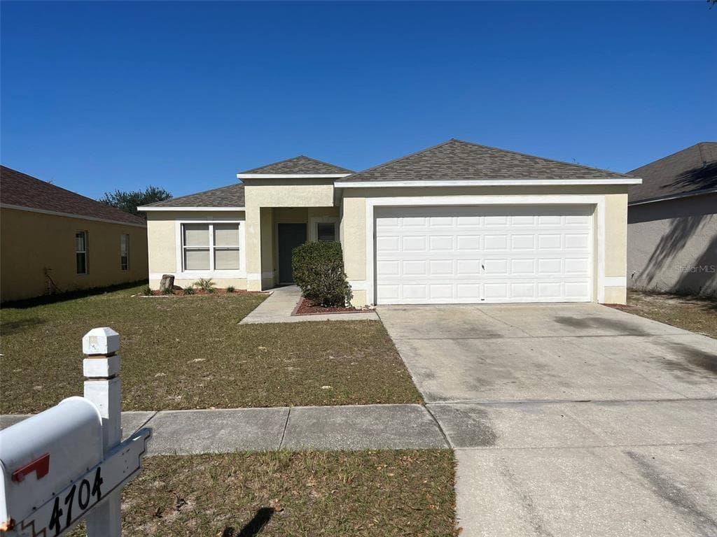 4704 NEWBOURNE WAY VALRICO, FL 33594