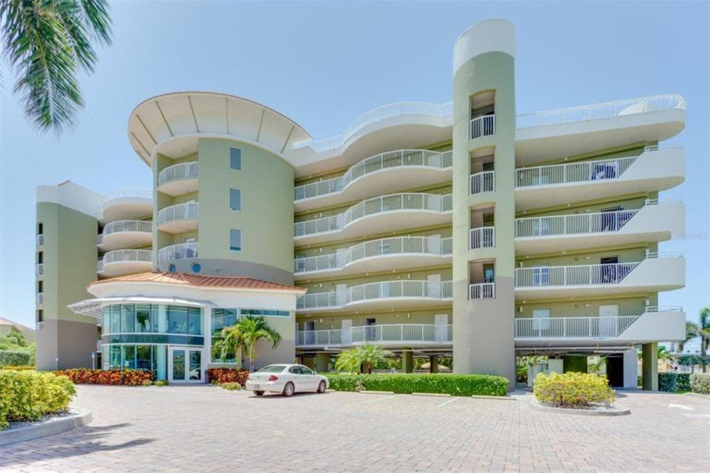 11605 GULF BOULEVARD UNIT 205 TREASURE ISLAND, FL 33706