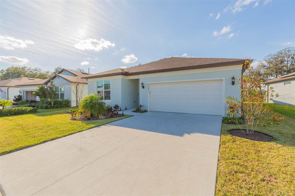 6247 BRADFORD WOODS DRIVE ZEPHYRHILLS, FL 33542