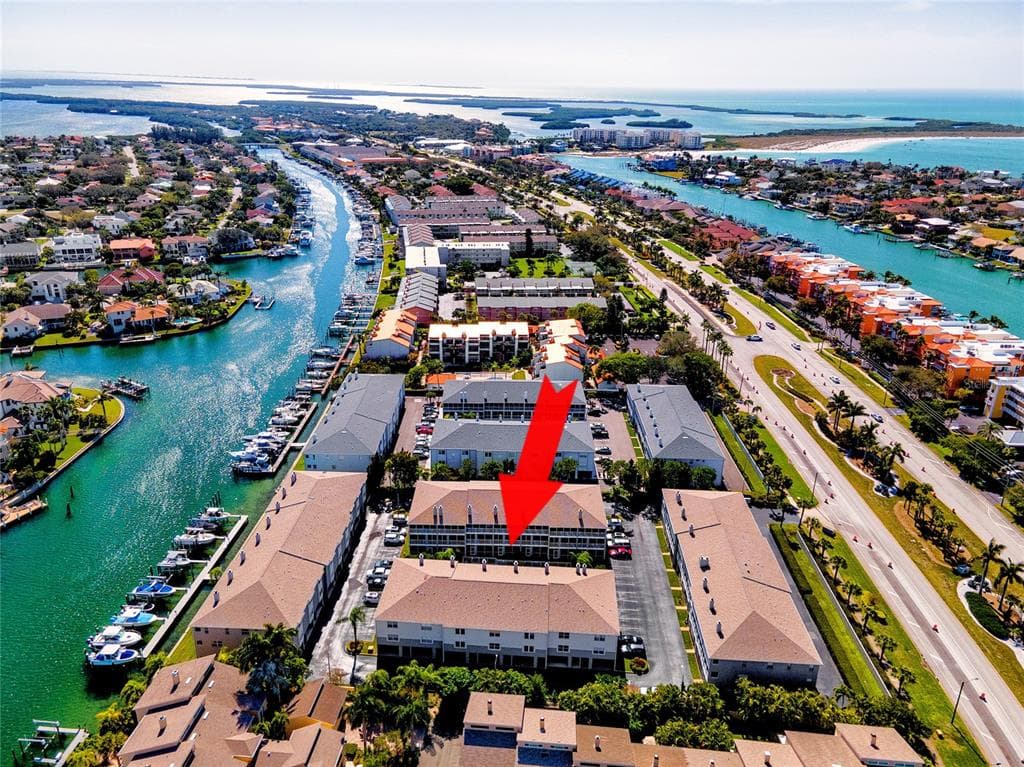 521 PINELLAS BAYWAY S UNIT 204 TIERRA VERDE, FL 33715