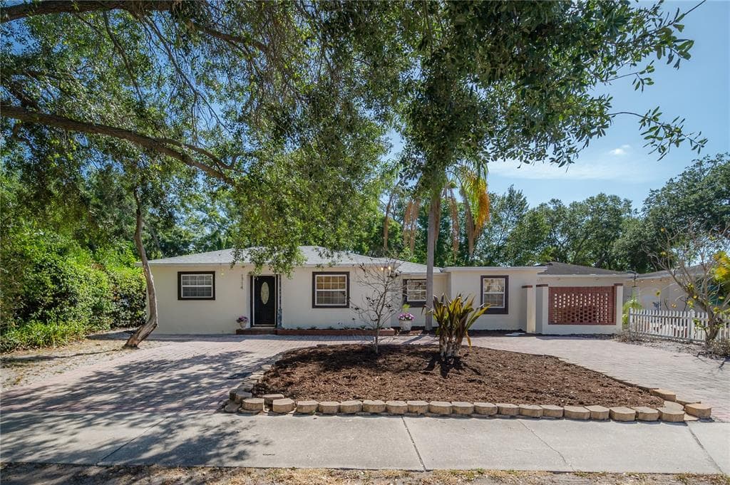 1714 HUBERT AVENUE S TAMPA, FL 33629