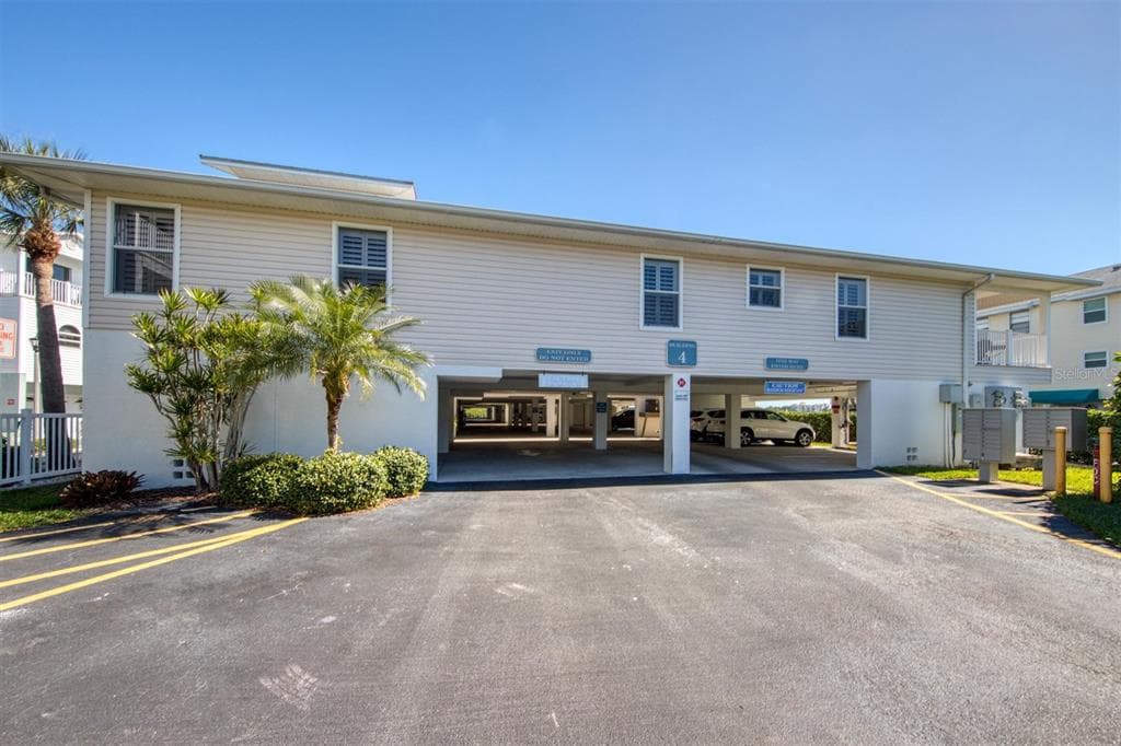 19811 GULF BOULEVARD UNIT 207 INDIAN SHORES, FL 33785