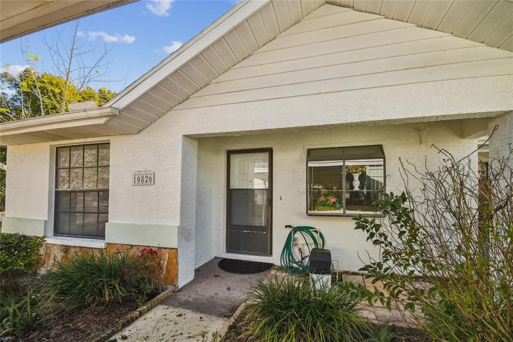 10826 LAQUINTA DRIVE NEW PORT RICHEY, FL 34654