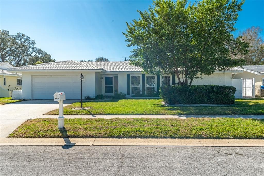 1563 PENNWOOD CIRCLE S CLEARWATER, FL 33756