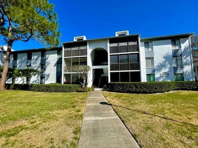 1236 PINE RIDGE CIRCLE W UNIT F1 TARPON SPRINGS, FL 34688