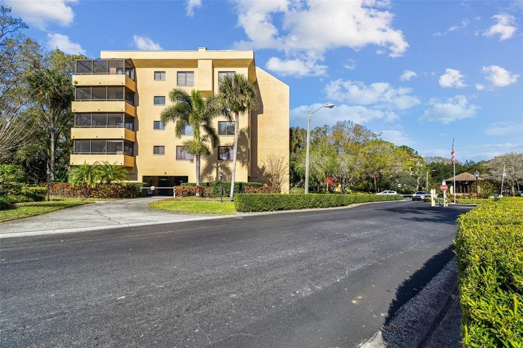 3078 EASTLAND BOULEVARD UNIT 202 CLEARWATER, FL 33761