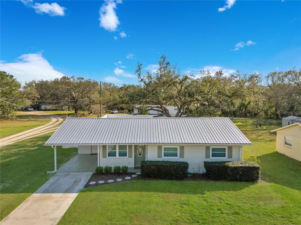 710 DEAN STREET MULBERRY, FL 33860