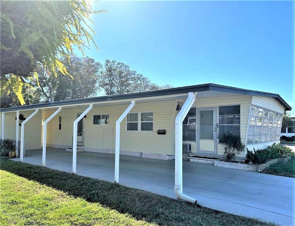 94 PINDO PALM STREET E LARGO, FL 33770