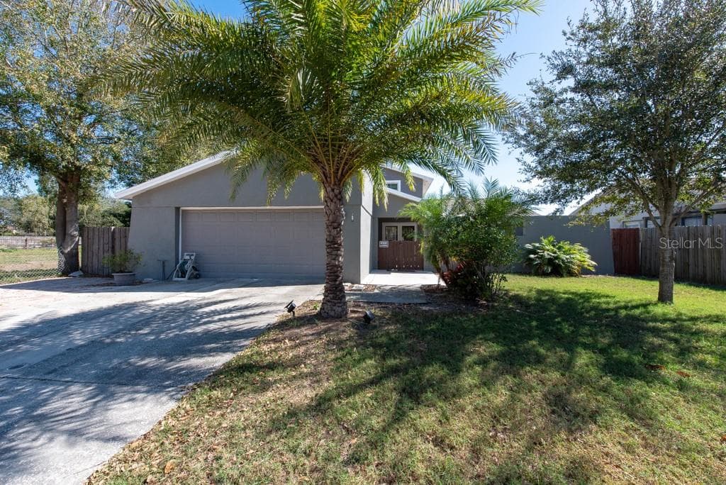 7601 RUSTIC DRIVE TAMPA, FL 33634