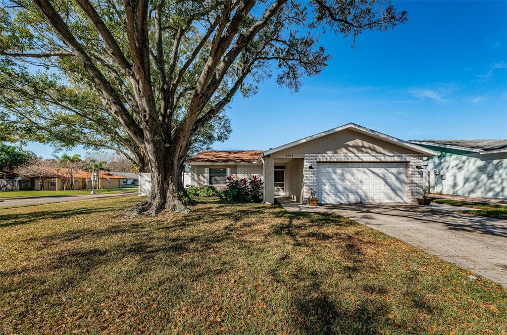 1004 VINEYARD COURT DUNEDIN, FL 34698