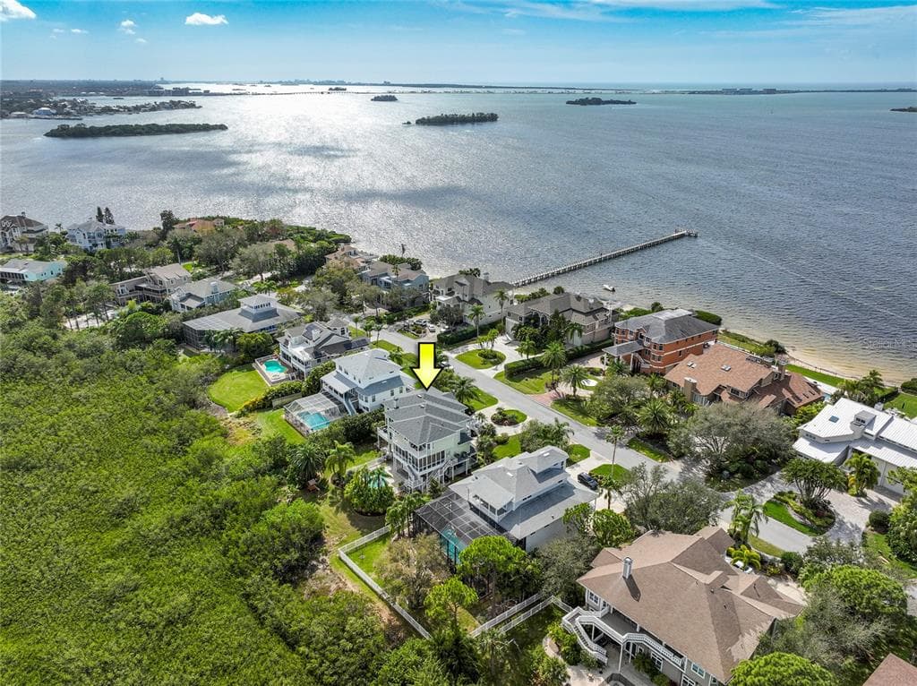 933 POINT SEASIDE DRIVE CRYSTAL BEACH, FL 34681