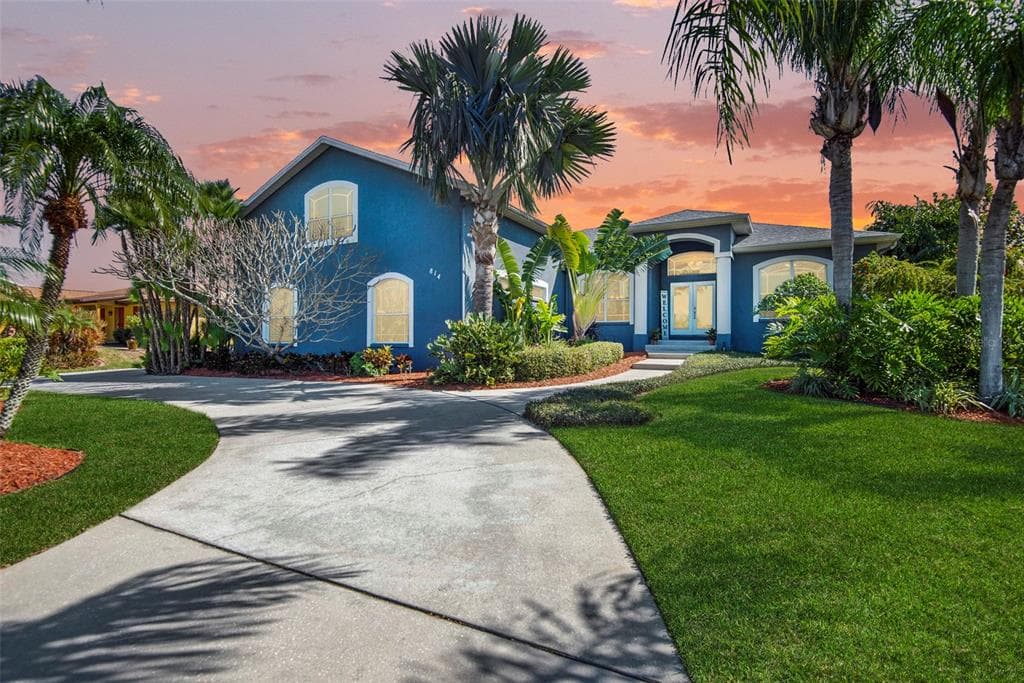 814 CHIPAWAY DRIVE