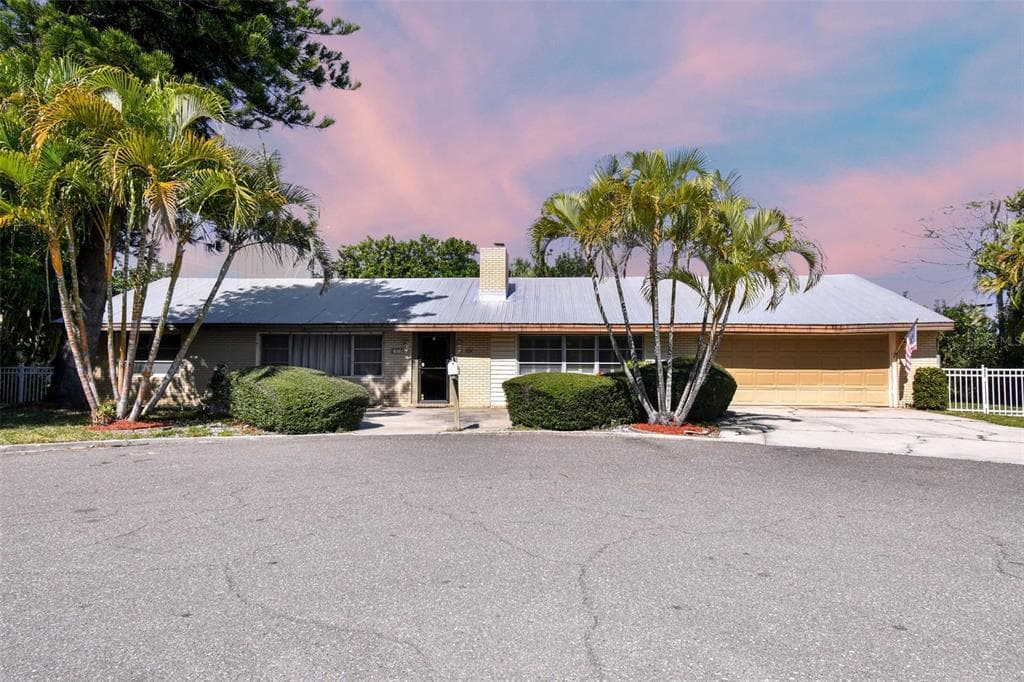30 160TH COURT REDINGTON BEACH, FL 33708