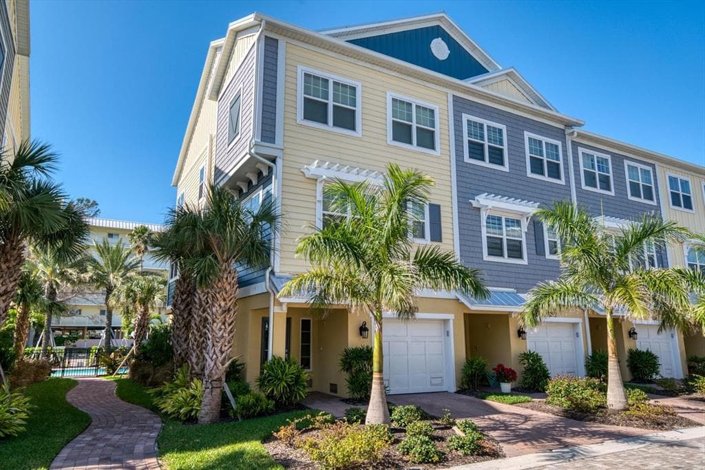 2510 CORAL COURT INDIAN ROCKS BEACH, FL 33785