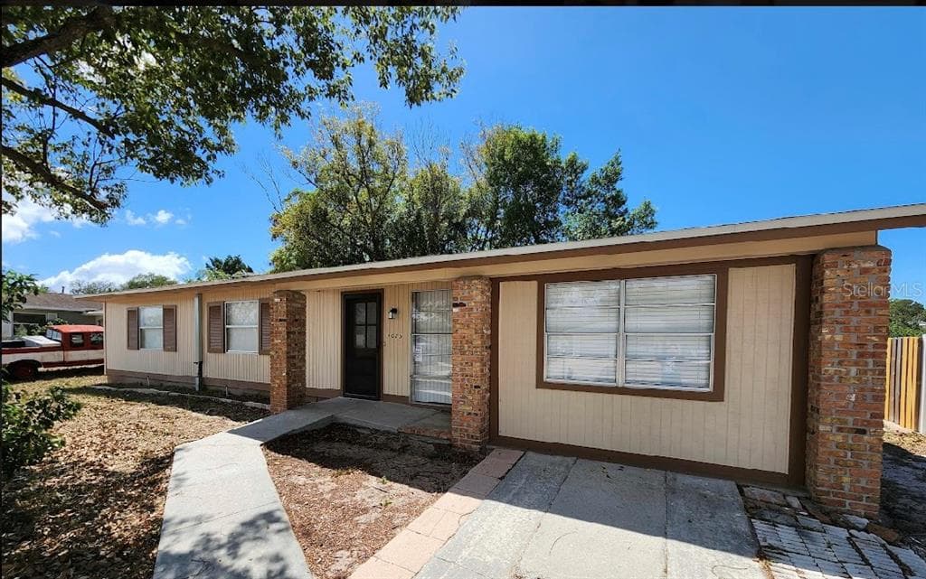 1075 STILLWATER AVENUE SPRING HILL, FL 34606