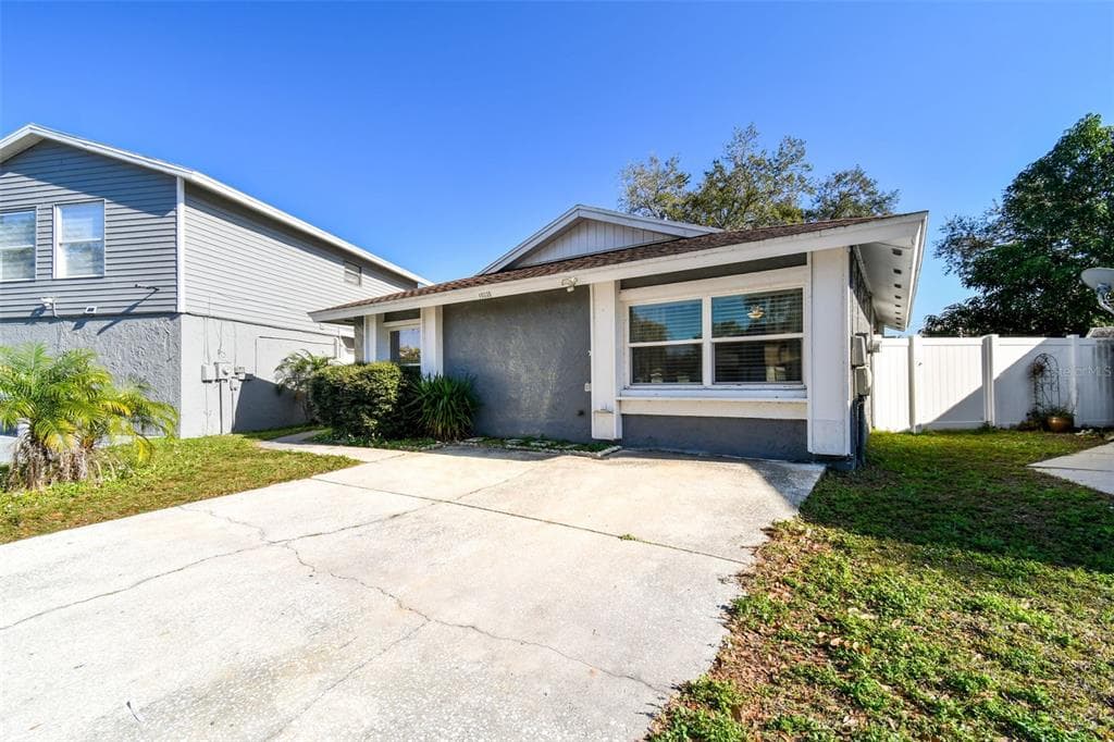 10335 DEL MAR CIRCLE TAMPA, FL 33624