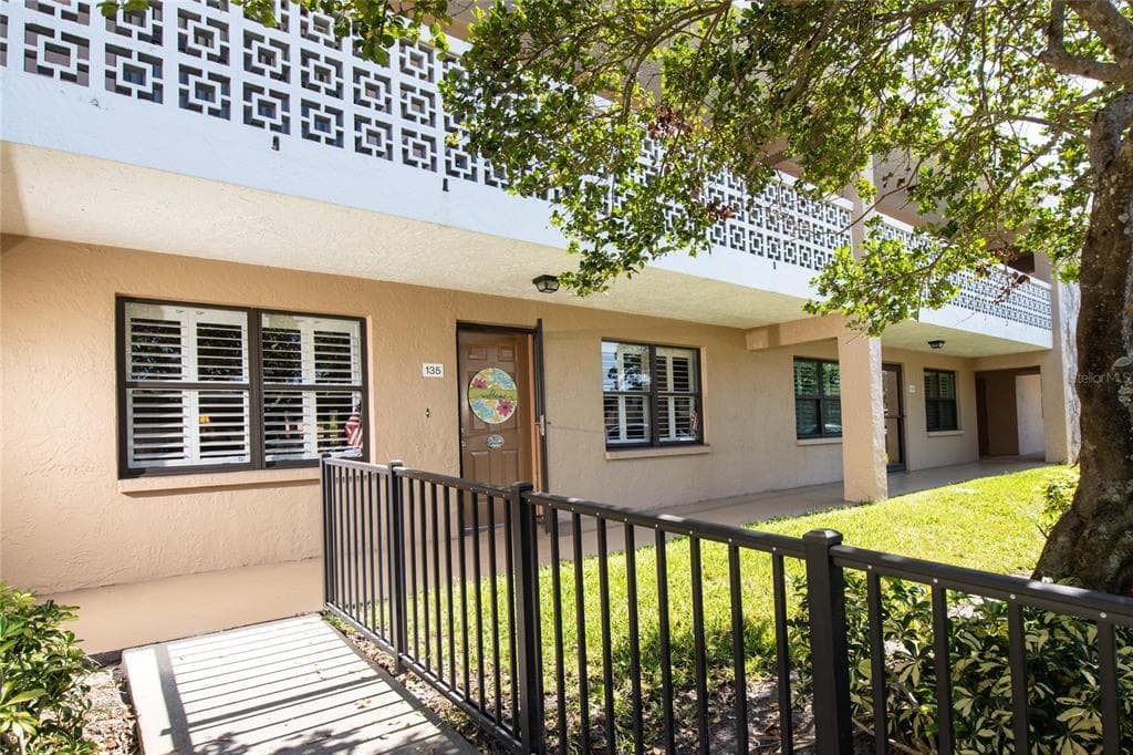 5085 1ST STREET NE UNIT 135 ST PETERSBURG, FL 33703