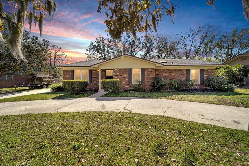 1233 LAKE MIRIAM DRIVE LAKELAND, FL 33813