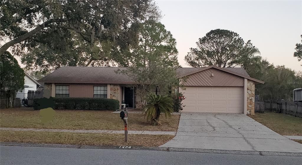 1426 FOGGY RIDGE PARKWAY LUTZ, FL 33559