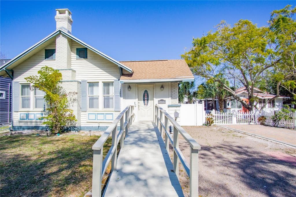 2835 & 2835 1/2 3RD AVENUE N ST PETERSBURG, FL 33713