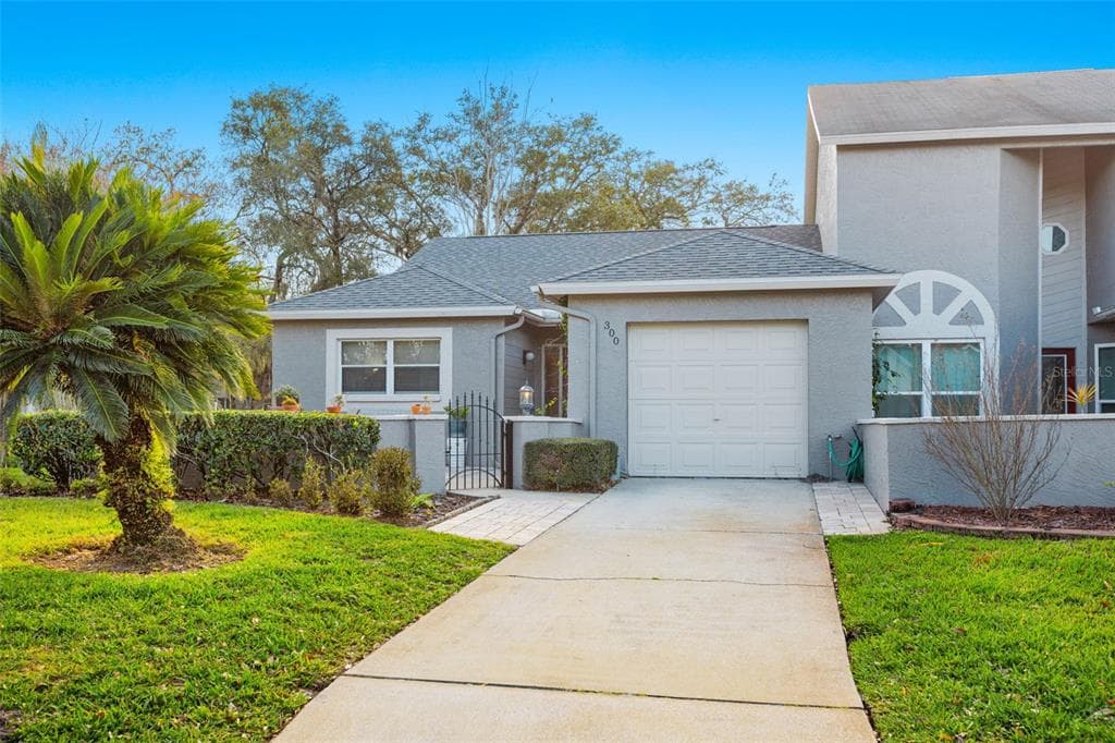 300 BUCKINGHAM PLACE PALM HARBOR, FL 34684