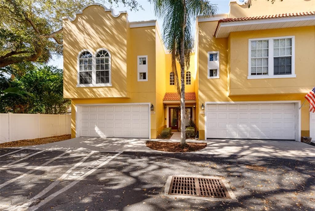 3328 LAS CAMPOS PLACE TAMPA, FL 33611