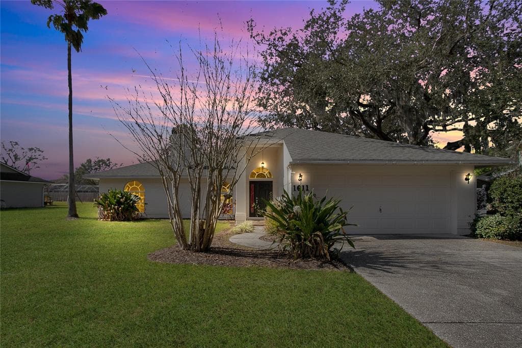 1611 BOWMANS TRAIL LAKELAND, FL 33809
