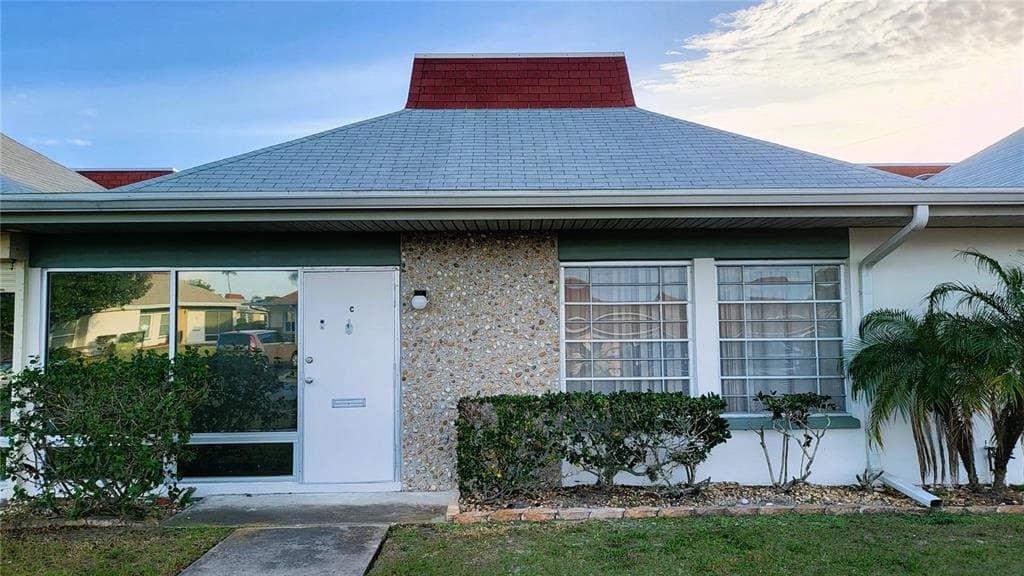 4333 TAHITIAN GARDENS CIRCLE UNIT C HOLIDAY, FL 34691